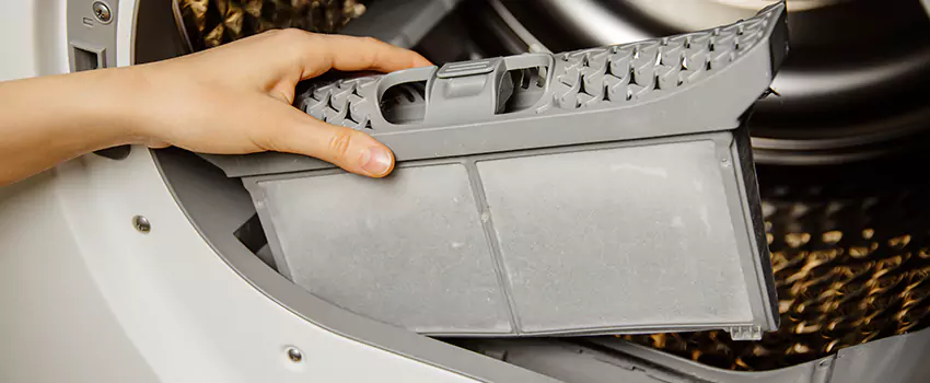 Signs Of A Clogged Dryer Lint Trap in Brawley, California